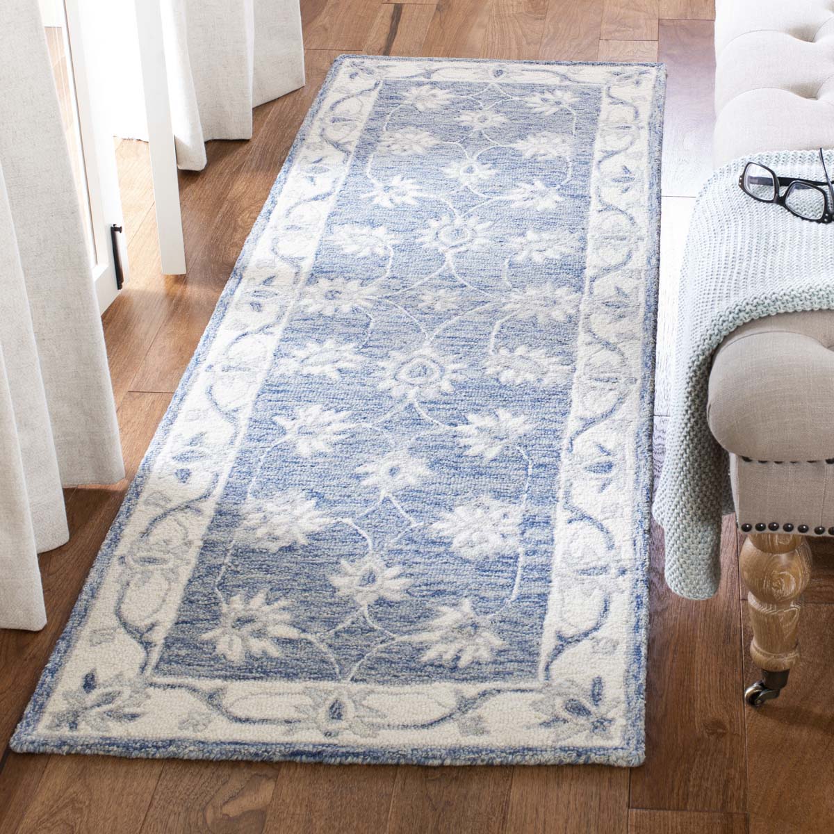 Safavieh Micro-Loop 536 Rug, MLP536 - Blue / Ivory