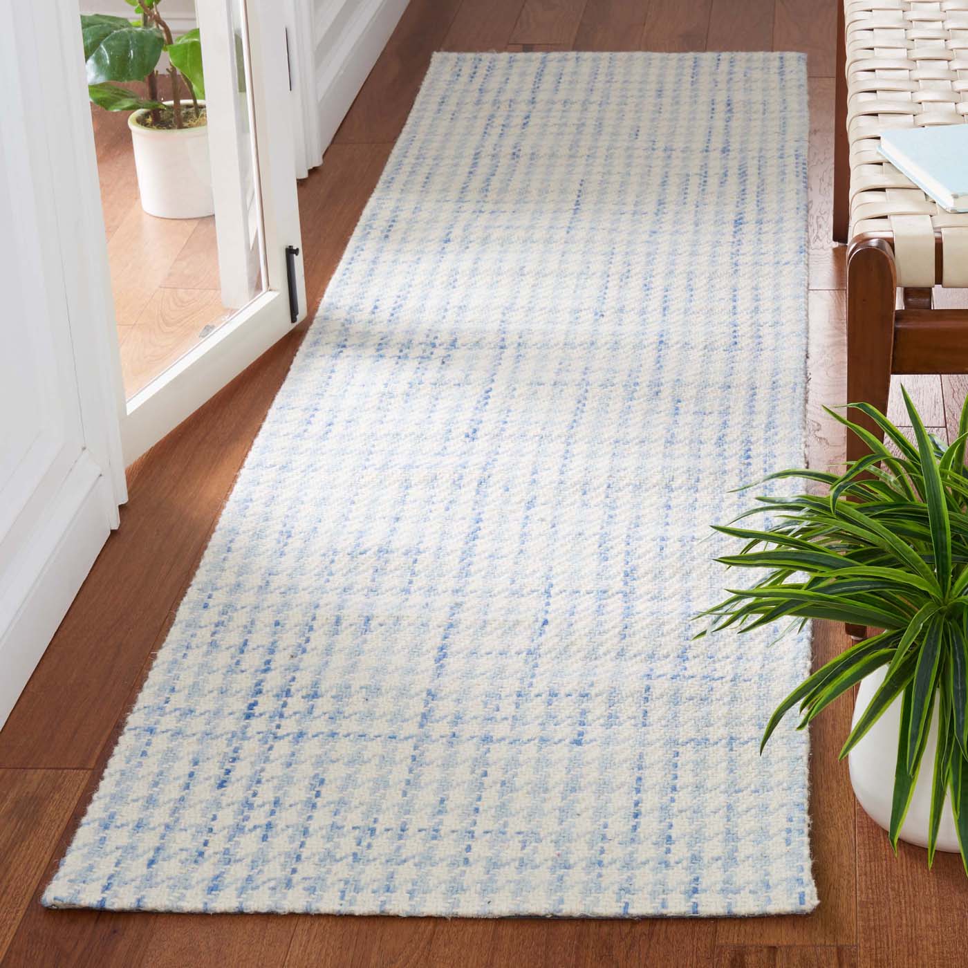 Safavieh Marbella 319 Rug, MRB319 - Blue / Ivory