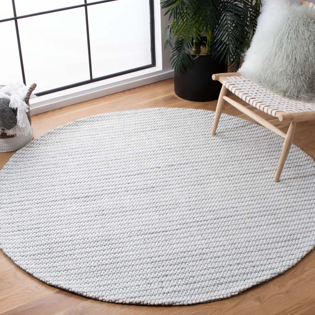 Safavieh Marbella 392 Rug, MRB392 - Light Grey / Ivory