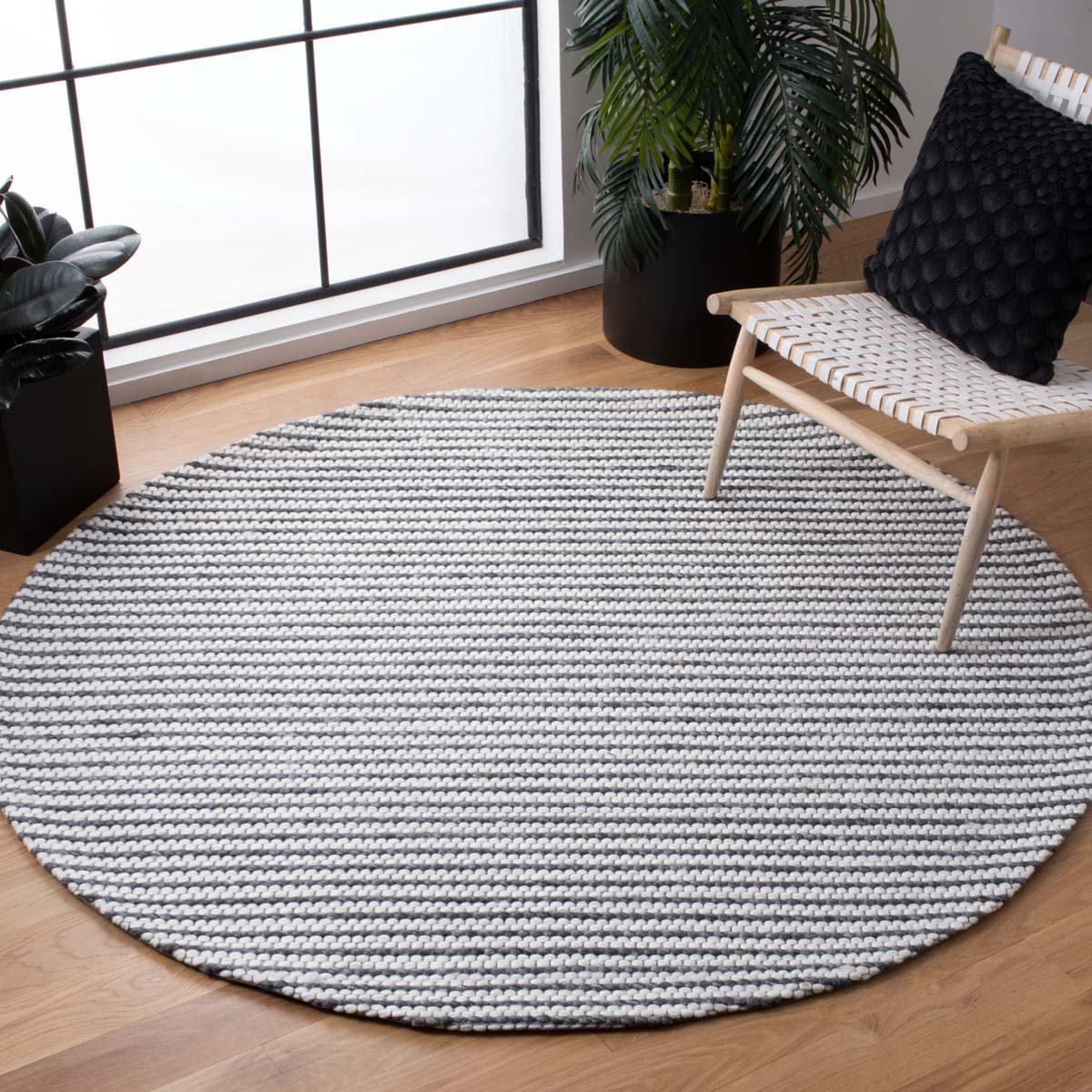 Safavieh Marbella 392 Rug, MRB392 - Charcoal / Ivory