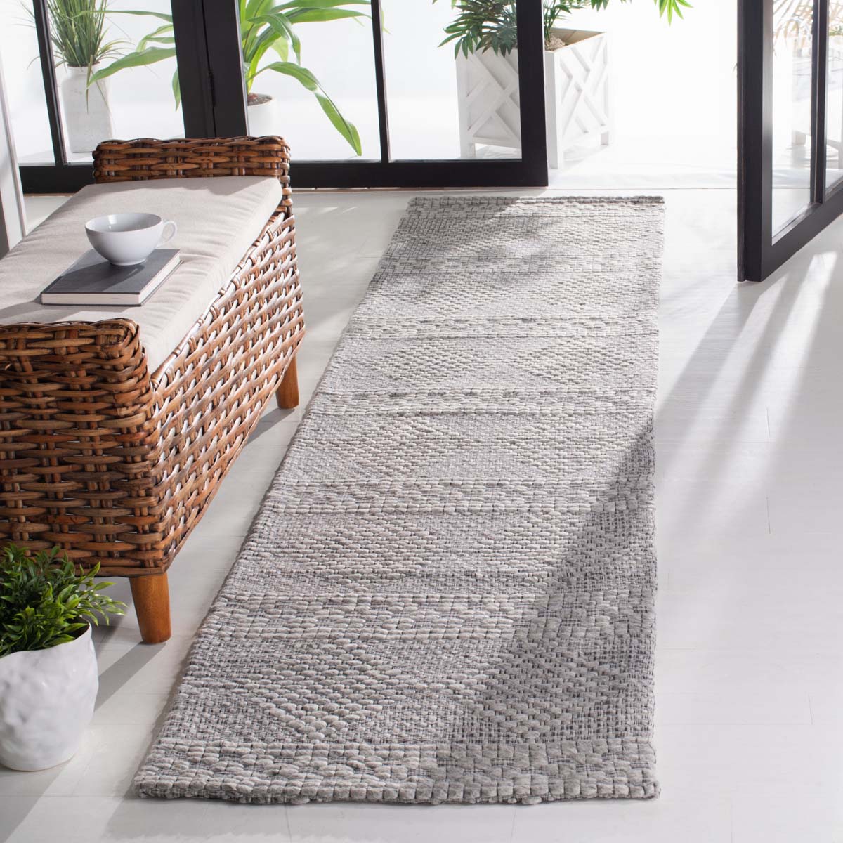 Safavieh Marbella 552 Rug, MRB552 - Silver / Grey