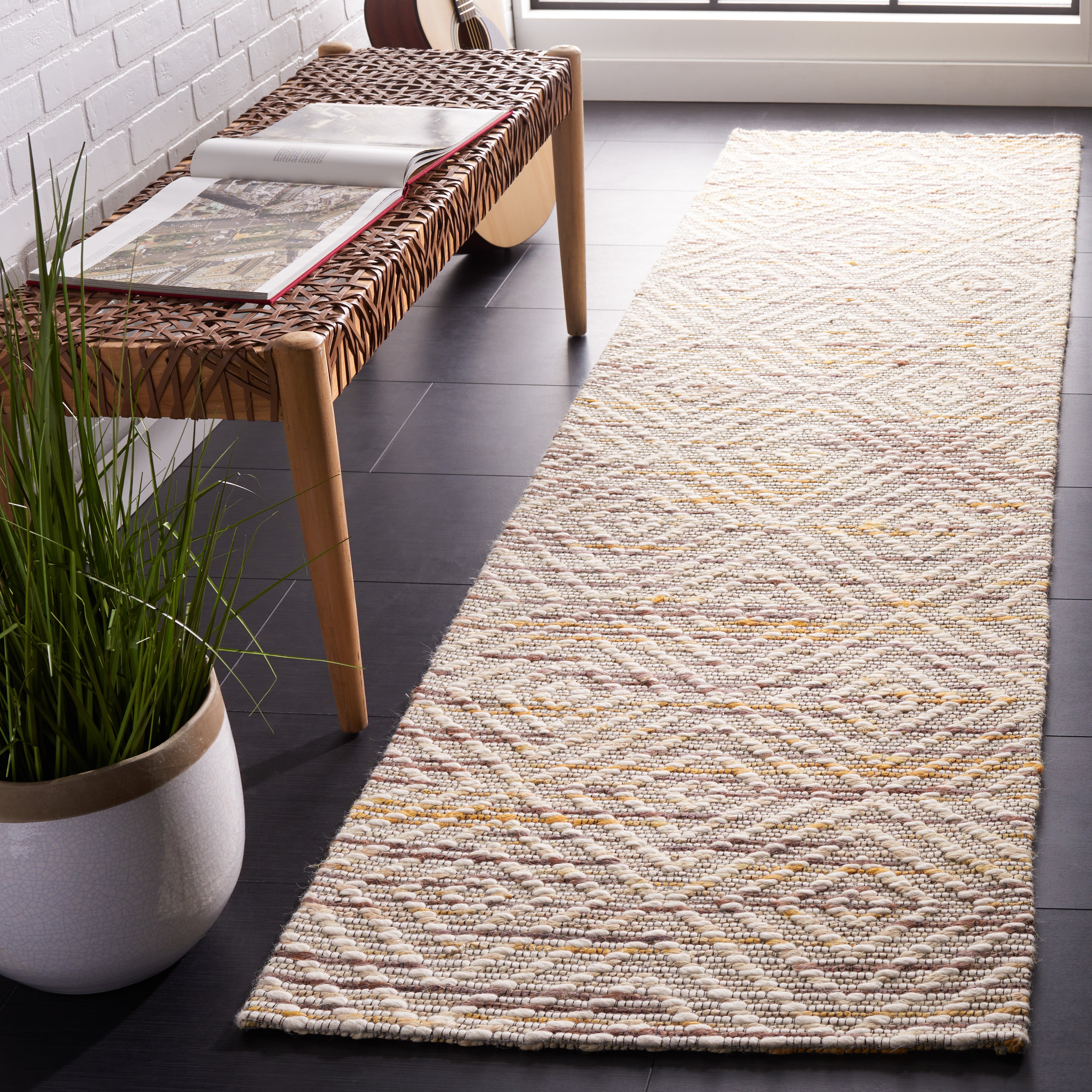 Safavieh Marbella 907 Rug, MRB907 - Ivory / Dark Brown