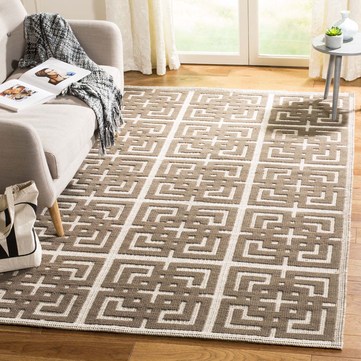 Martha Stewart 2558 Rug, MSR2558 - Ivory / Brown