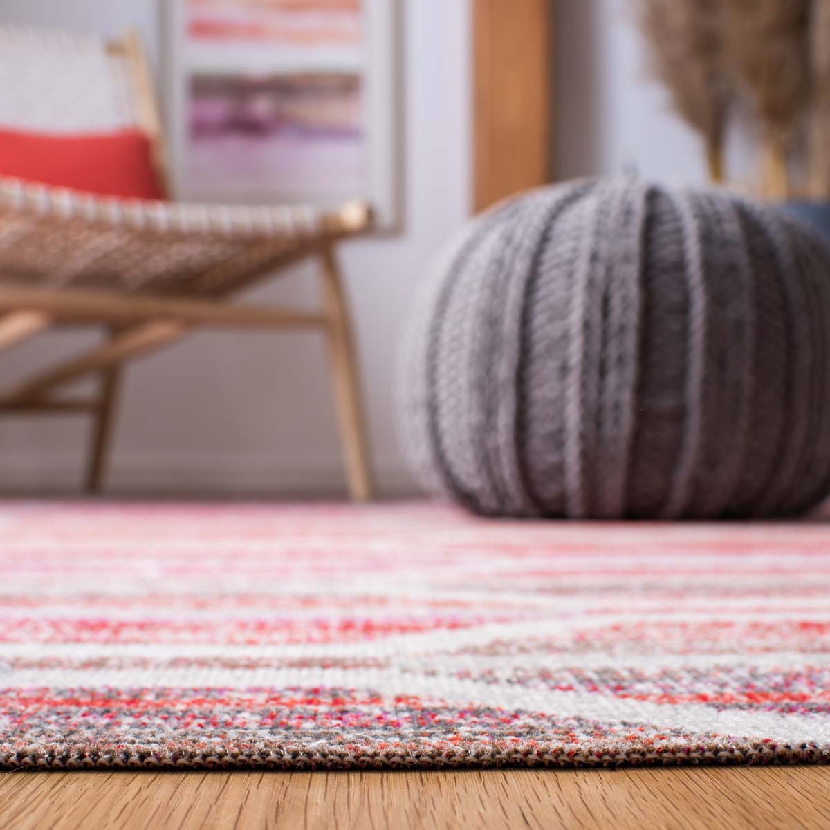 Safavieh Montage 400 481 Rug, MTG481 - Red / Ivory