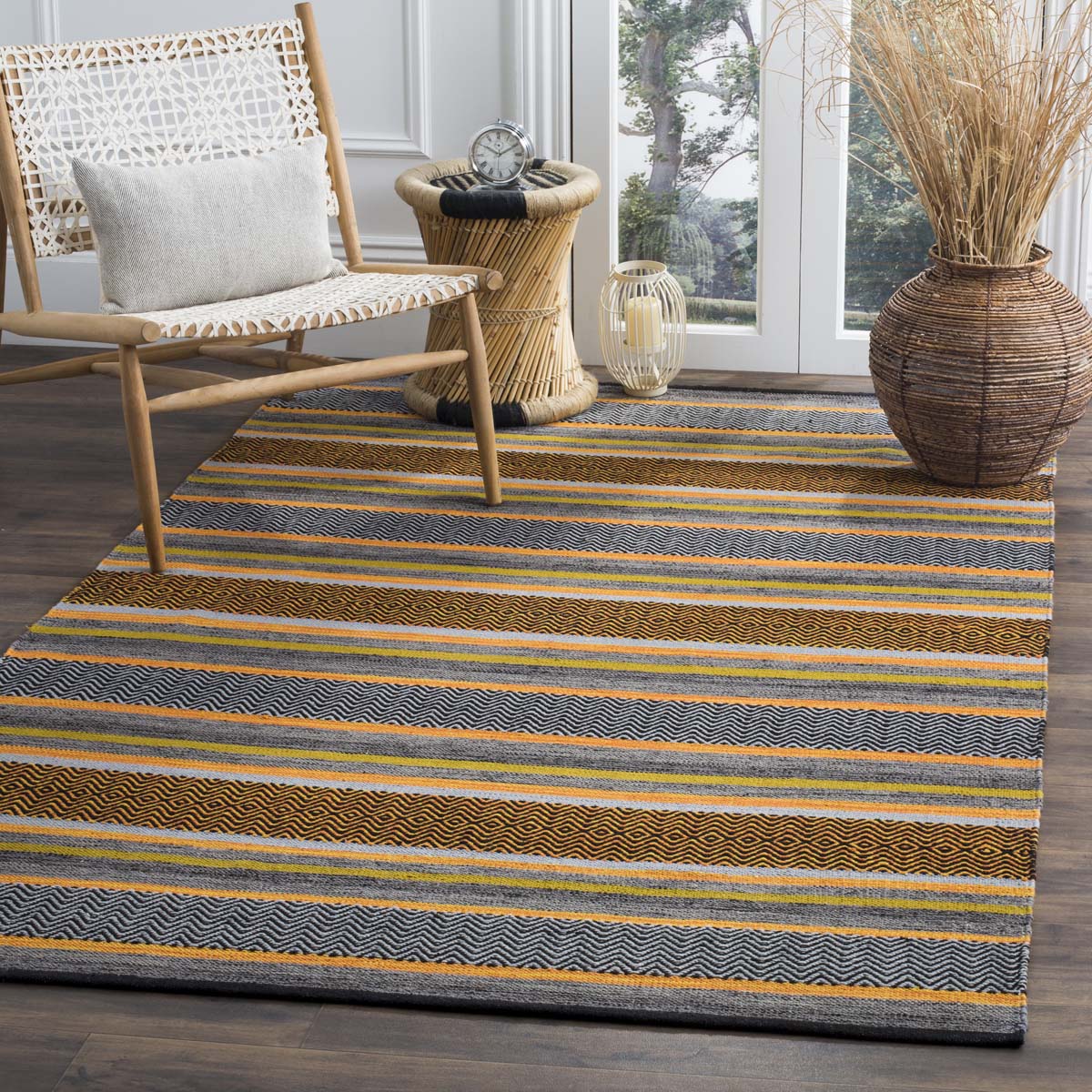 Safavieh Montauk 212 Rug, MTK212 - Navy / Multi