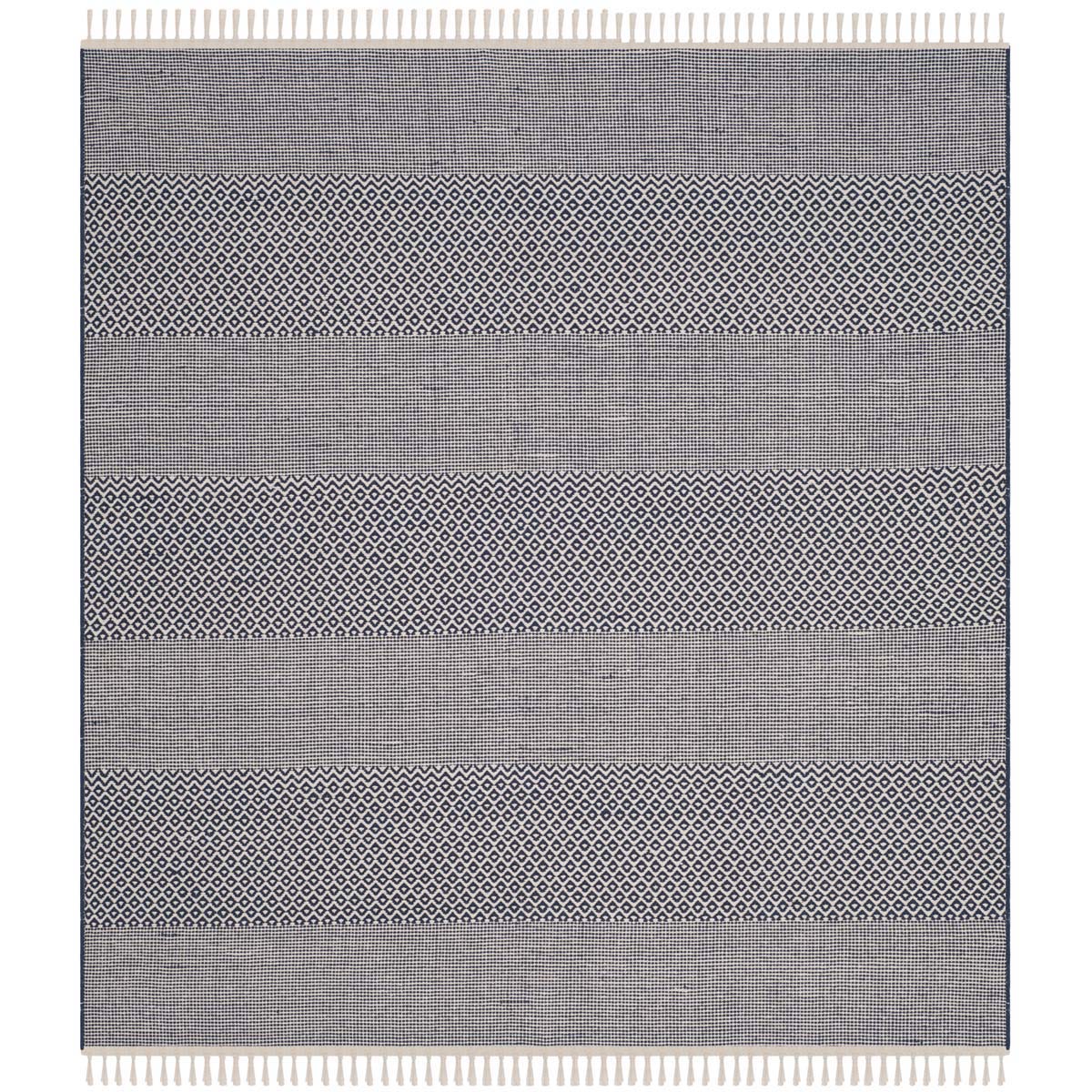 Safavieh Montauk 330 Rug, MTK330 - Ivory / Navy