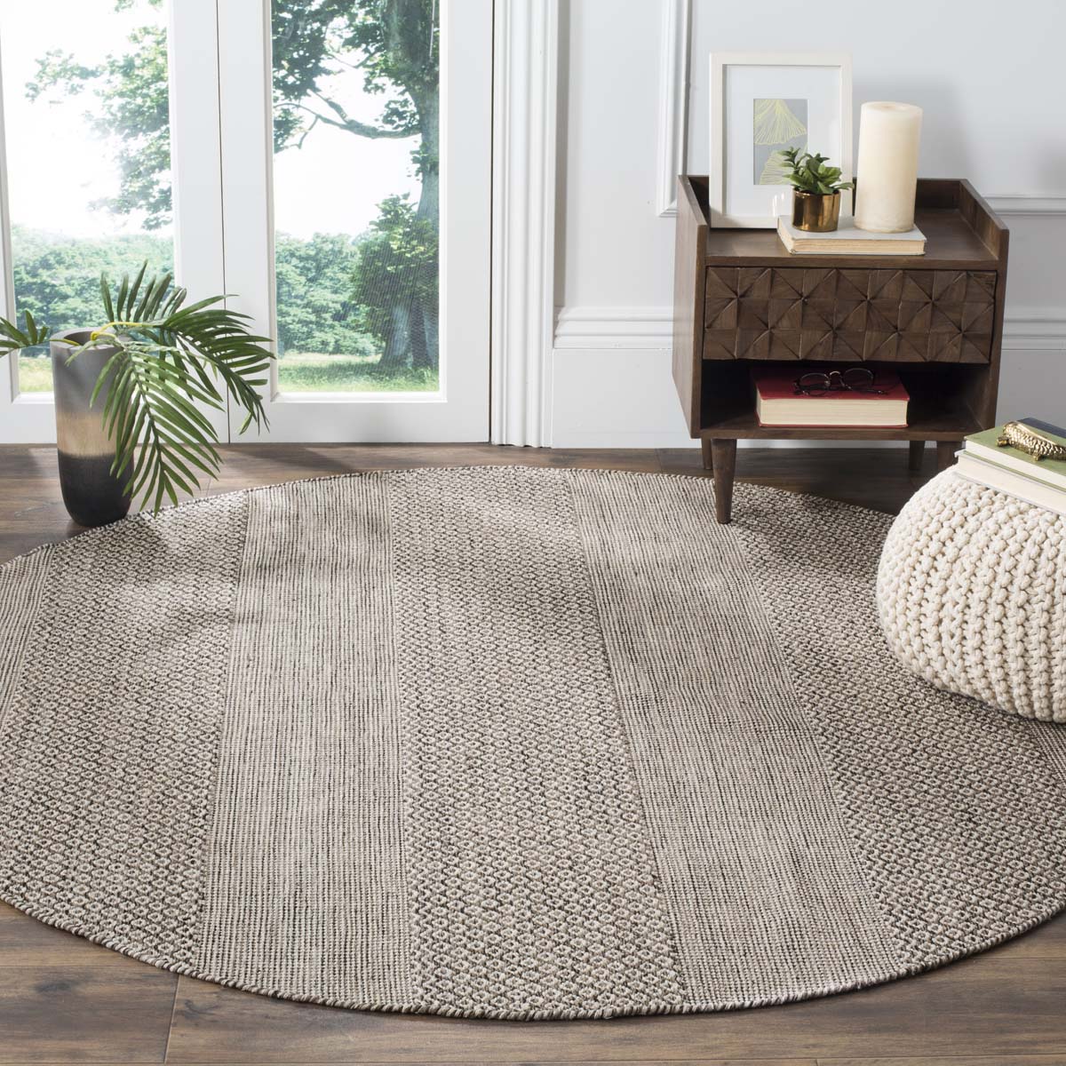 Safavieh Montauk 330 Rug, MTK330 - Ivory / Anthracite