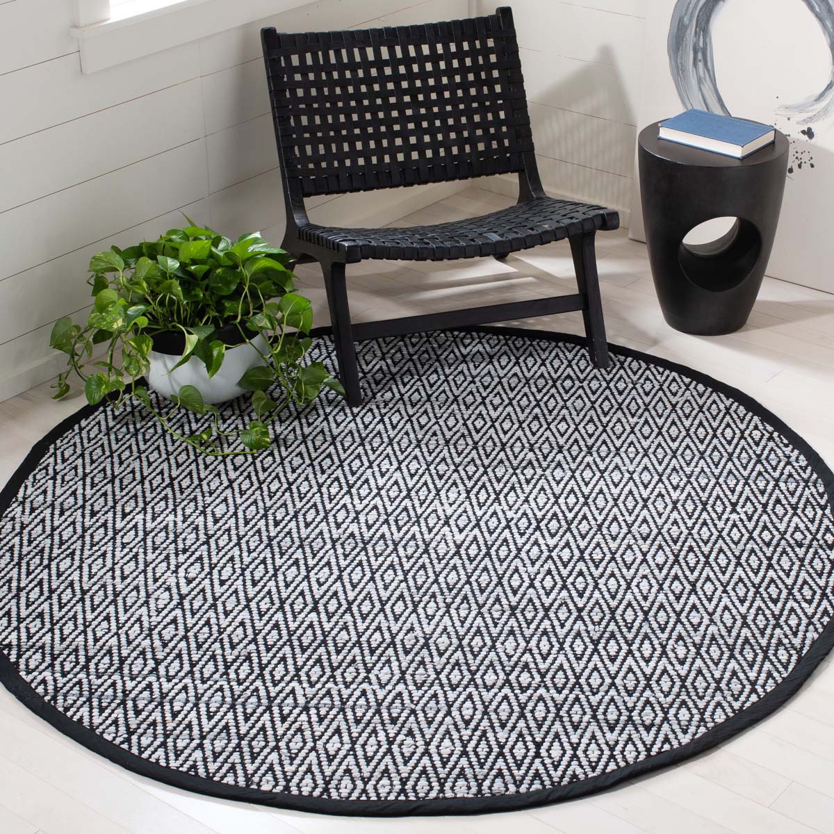 Safavieh Montauk 621 Rug, MTK621 - Grey / Black