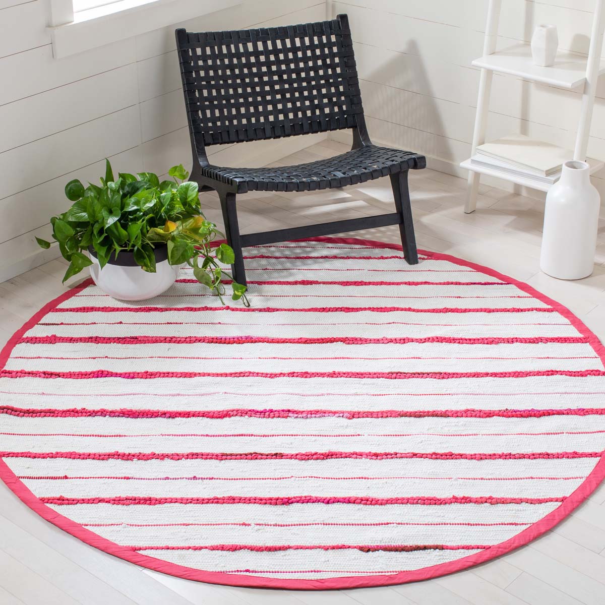 Safavieh Montauk 623 Rug, MTK623 - Red / Ivory