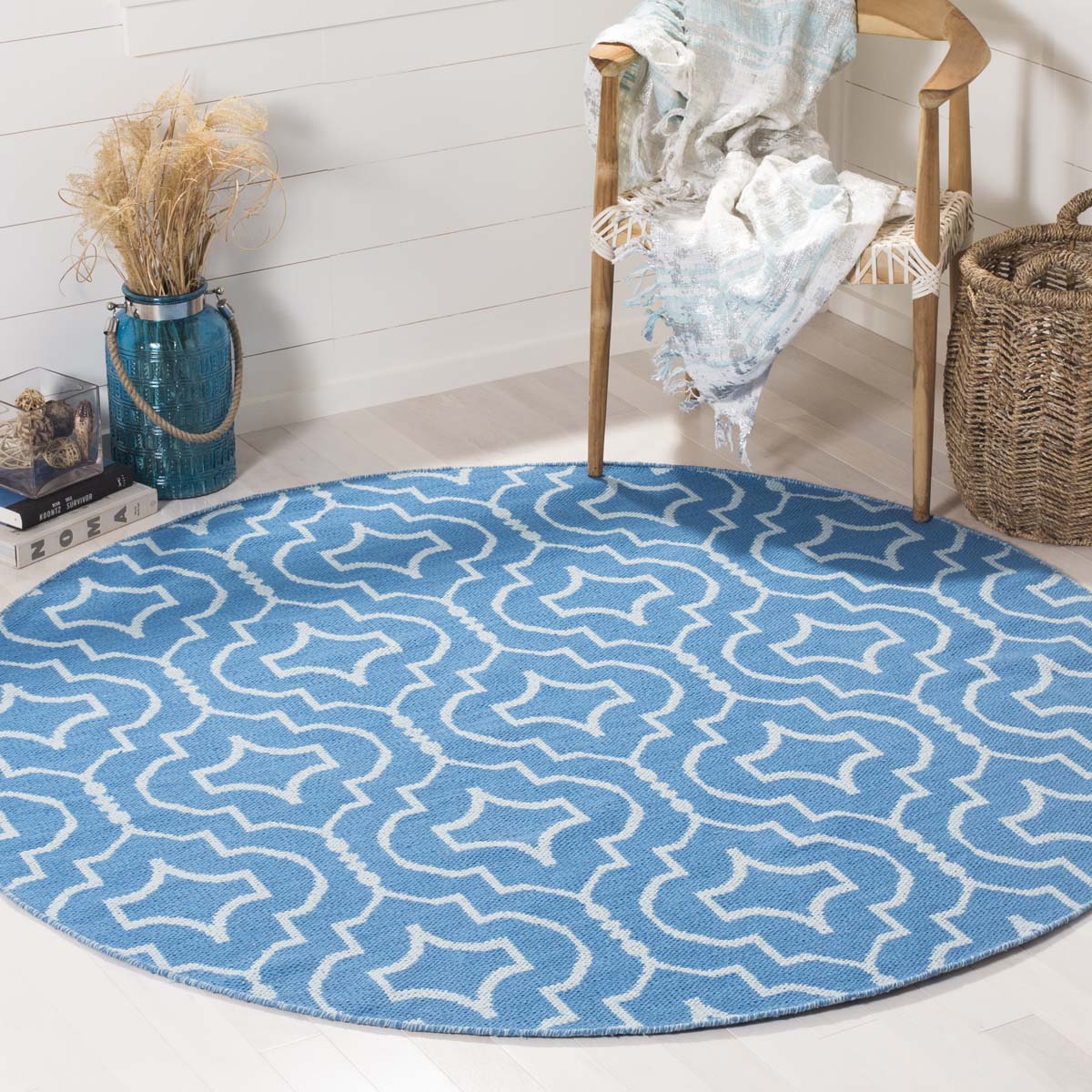 Safavieh Montauk 722 Rug, MTK722 - Blue / Ivory