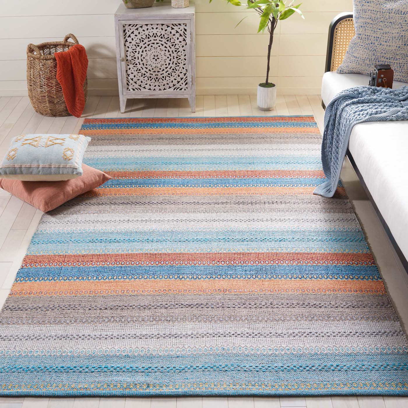 Safavieh Montauk 851 Rug, MTK851 - Grey / Orange