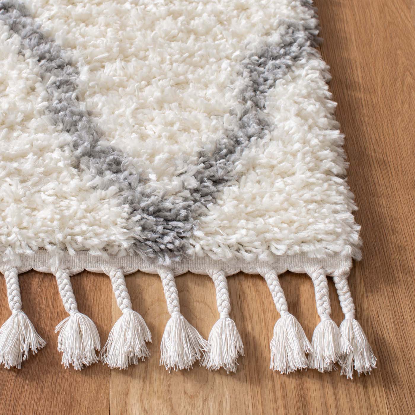 Safavieh Moroccan Tassel Shag 358 Rug, MTS358 - Ivory / Light Grey