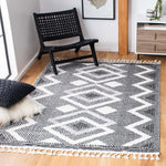 Safavieh Moroccan Tassel Shag 452 Rug, MTS452 - Ivory / Black