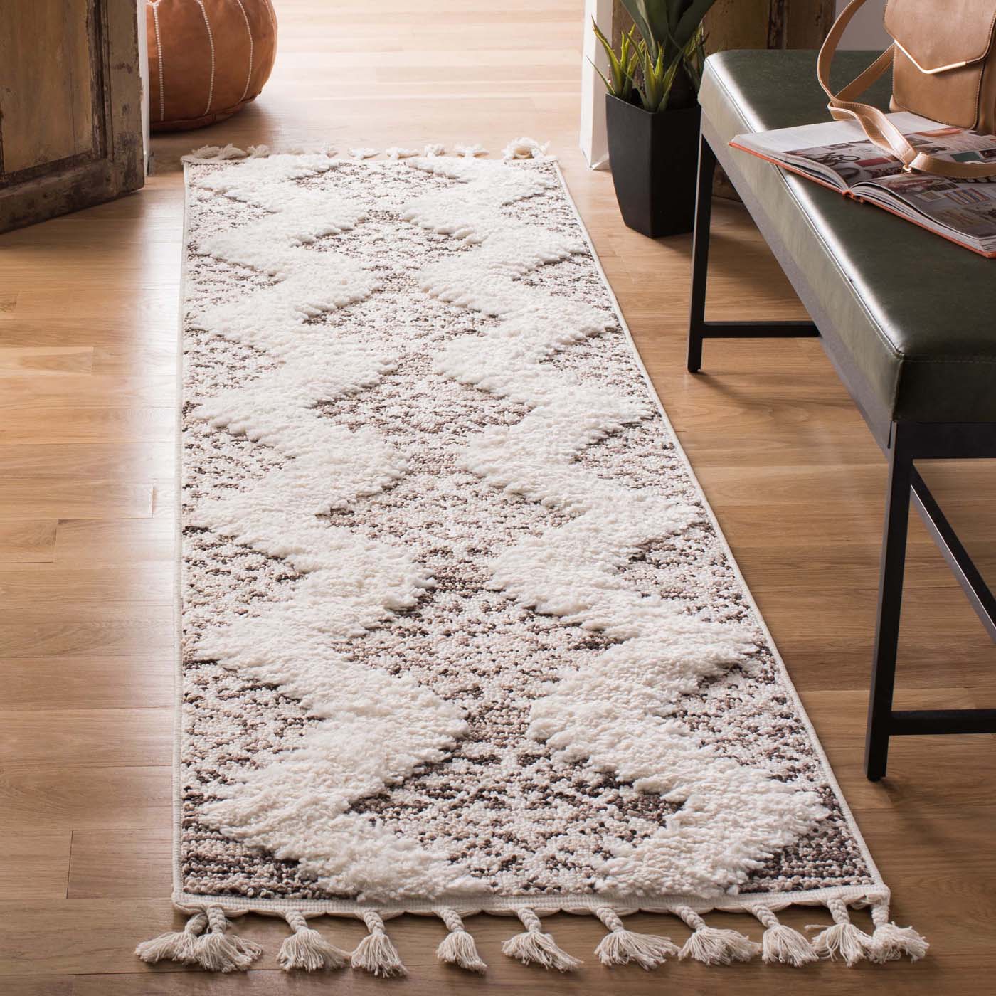 Safavieh Moroccan Tassel Shag 652 Rug, MTS652 - Ivory / Brown