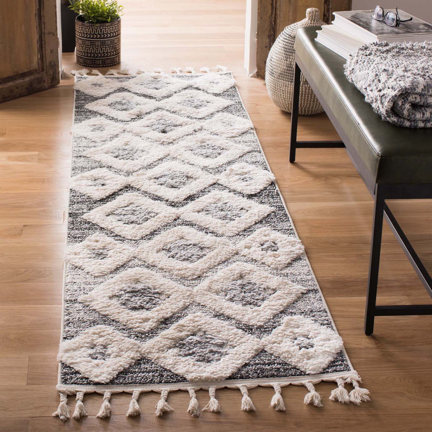 Safavieh Moroccan Tassel Shag 664 Rug, MTS664 - Grey / Ivory