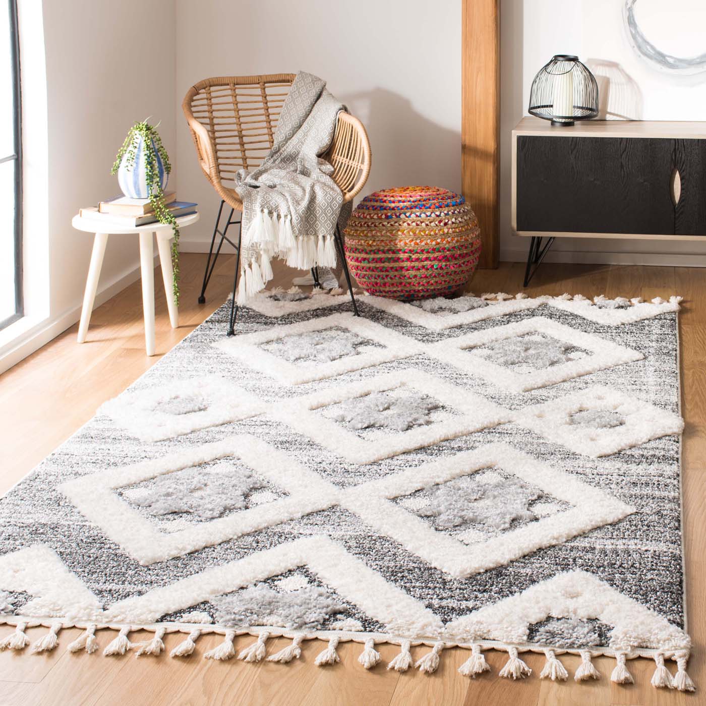 Safavieh Moroccan Tassel Shag 664 Rug, MTS664 - Grey / Ivory