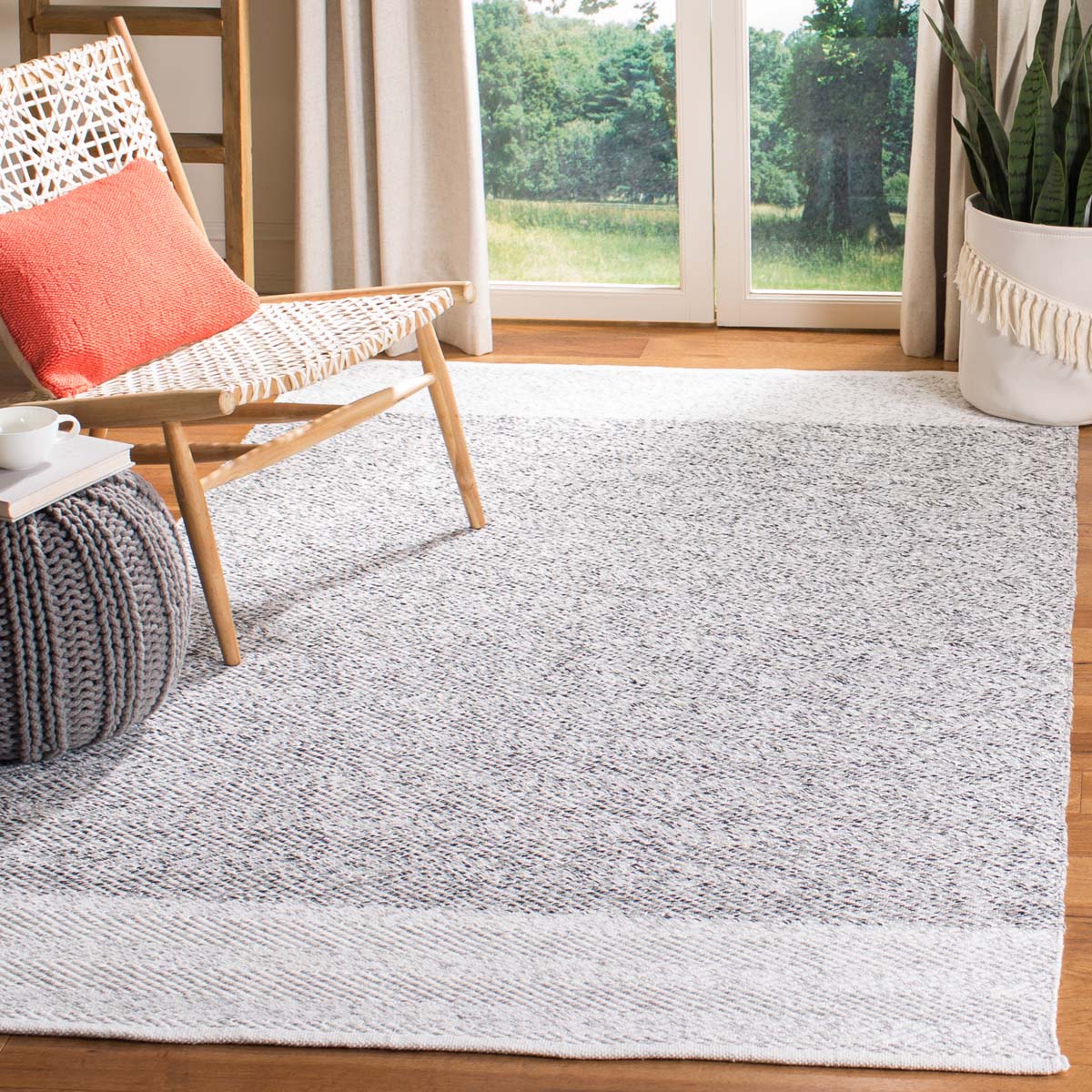 Safavieh Nantucket 148 Rug, NAN148 - Ivory / Charcoal