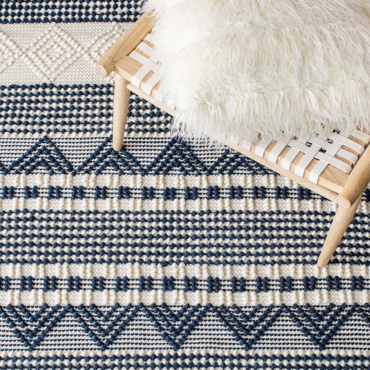 Safavieh Natura 102 Rug, NAT102 - Navy / Ivory