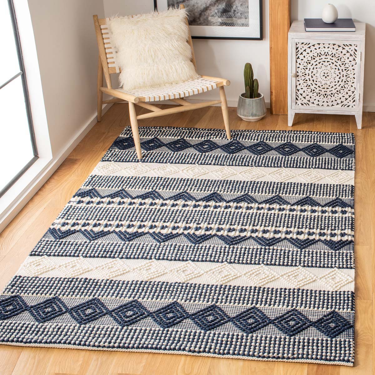 Safavieh Natura 102 Rug, NAT102 - Navy / Ivory