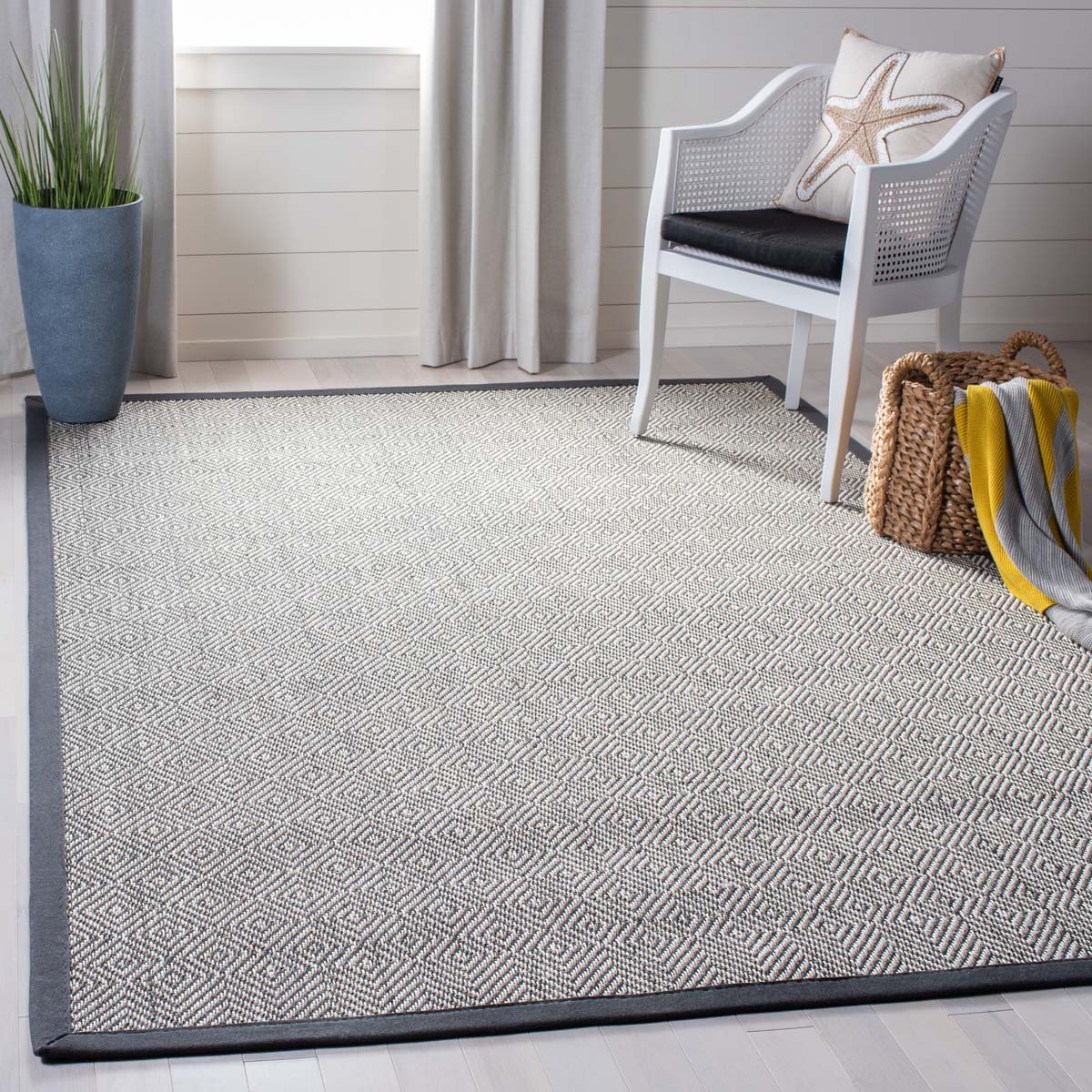 Safavieh Natural Fiber 51A Rug, NF151A - Natural / Dark Grey