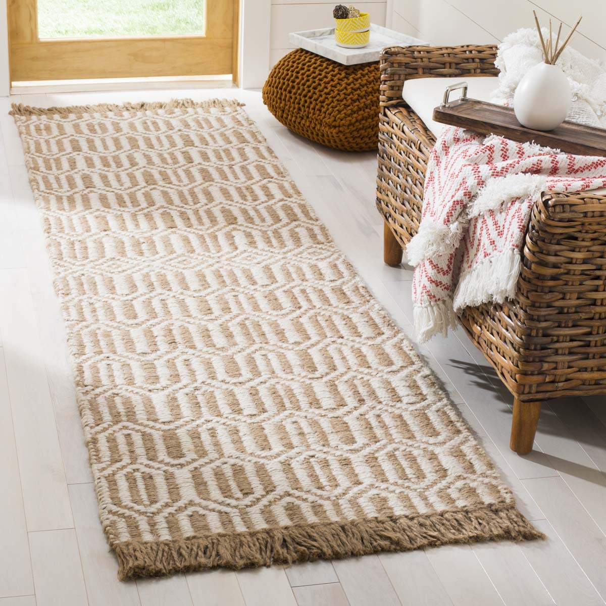 Safavieh Natural Fiber 84A Rug, NF184A - Natural / Ivory