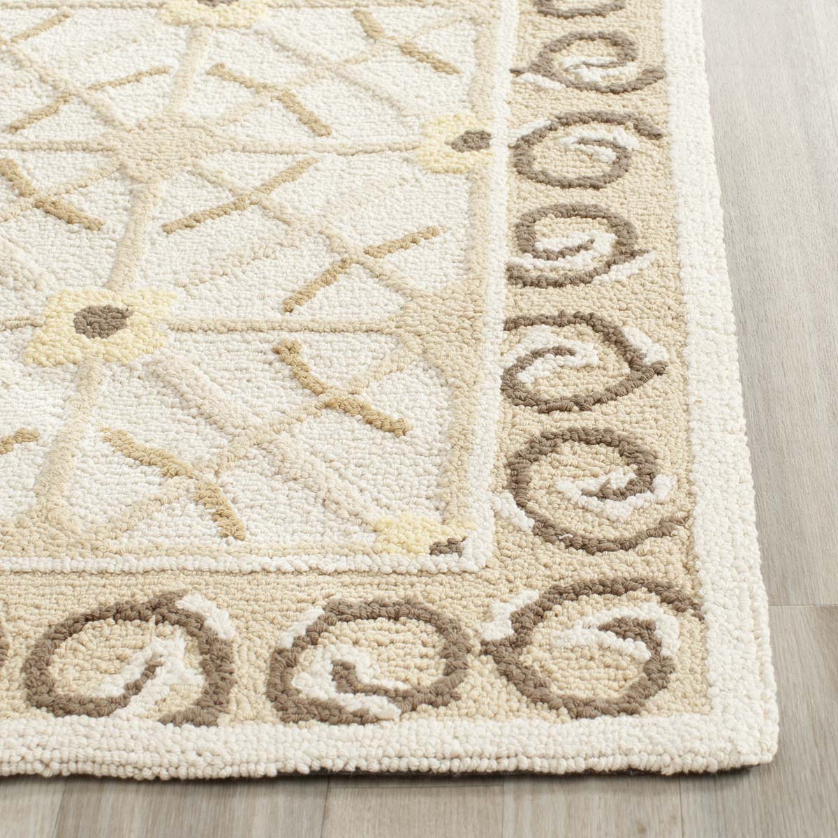 Safavieh Newport 443 Rug, NPT443 - Taupe / Beige