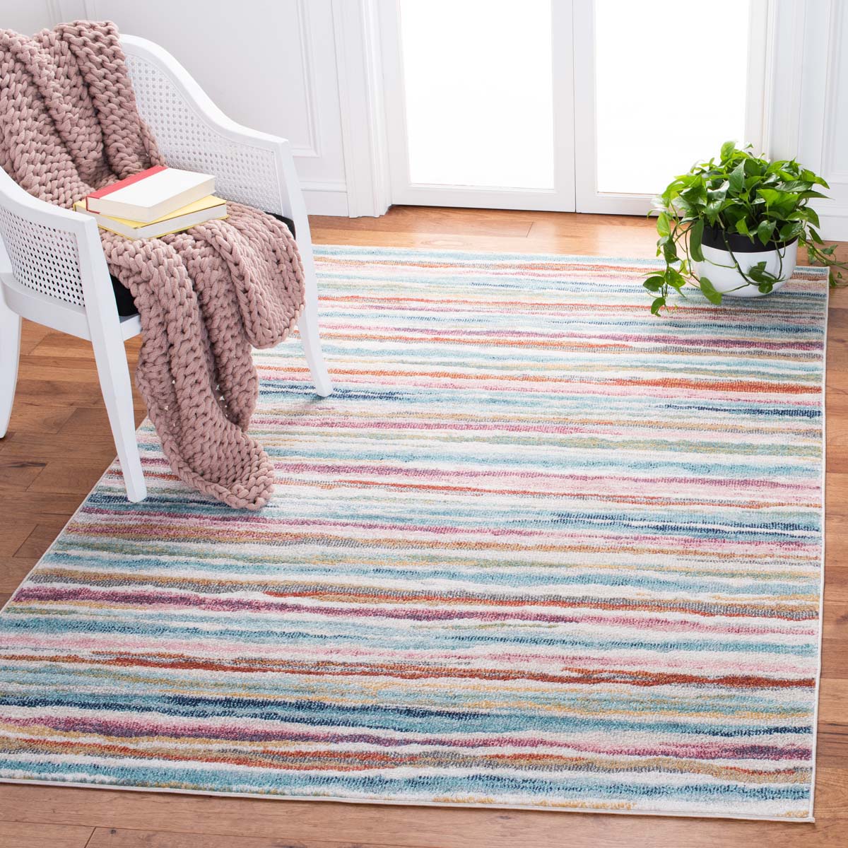 Safavieh Phoenix 263 Rug, PHX263 - Ivory / Blue