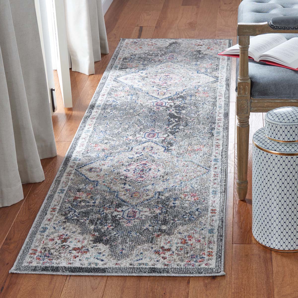 Safavieh Phoenix 293 Rug, PHX293 - Ivory / Grey