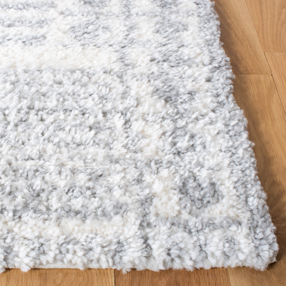 Safavieh Parma Shag 546 Rug, PMA546 - Grey / Ivory