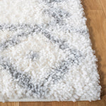 Safavieh Parma Shag 552 Rug, PMA552 - Ivory / Grey