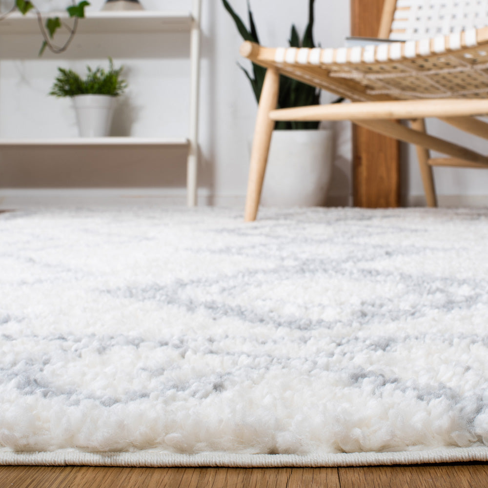 Safavieh Parma Shag 552 Rug, PMA552 - Ivory / Grey