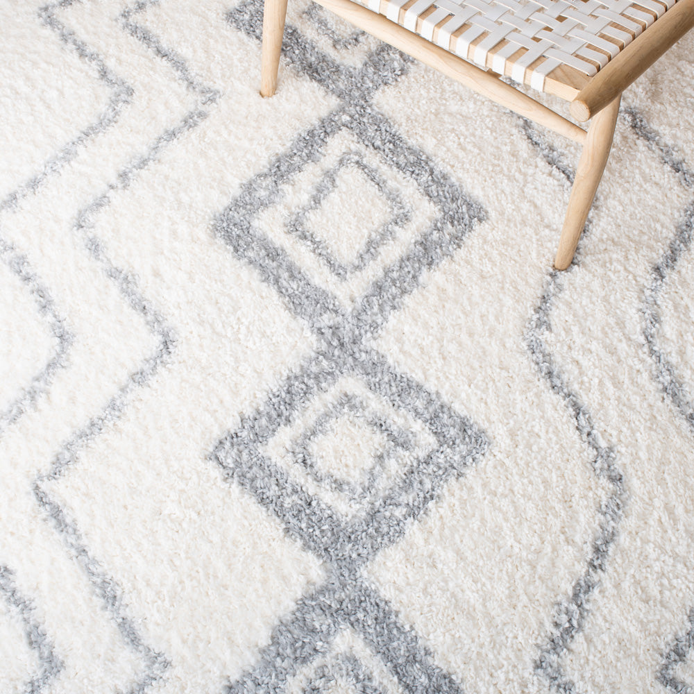 Safavieh Parma Shag 552 Rug, PMA552 - Ivory / Grey