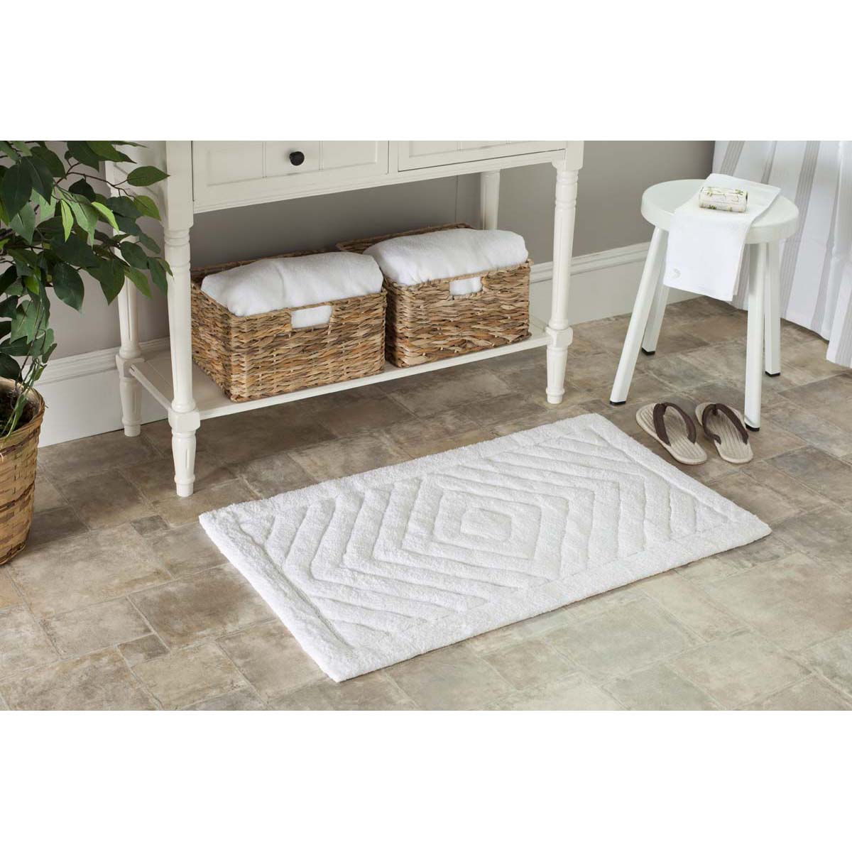 Safavieh Marquis Diamond Bathmat 635 Rug, PMB635 (Set of 2) - White