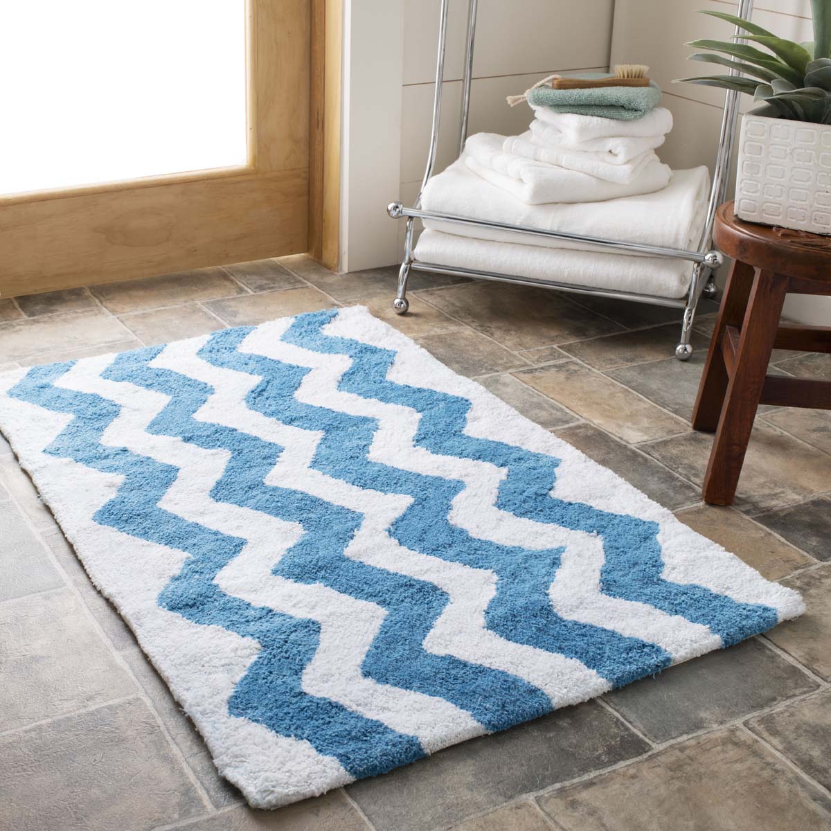 Safavieh Chevron Tufted Bathmat 727 Rug, PMB727 (Set of 2) - Saffron