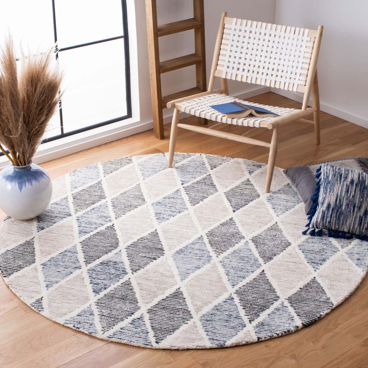 Safavieh Precious 215 Rug, PRE215 - Blue / Beige