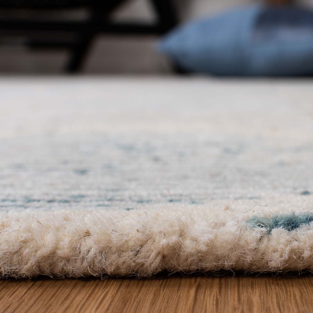 Safavieh Precious 217 Rug, PRE217 - Turquoise