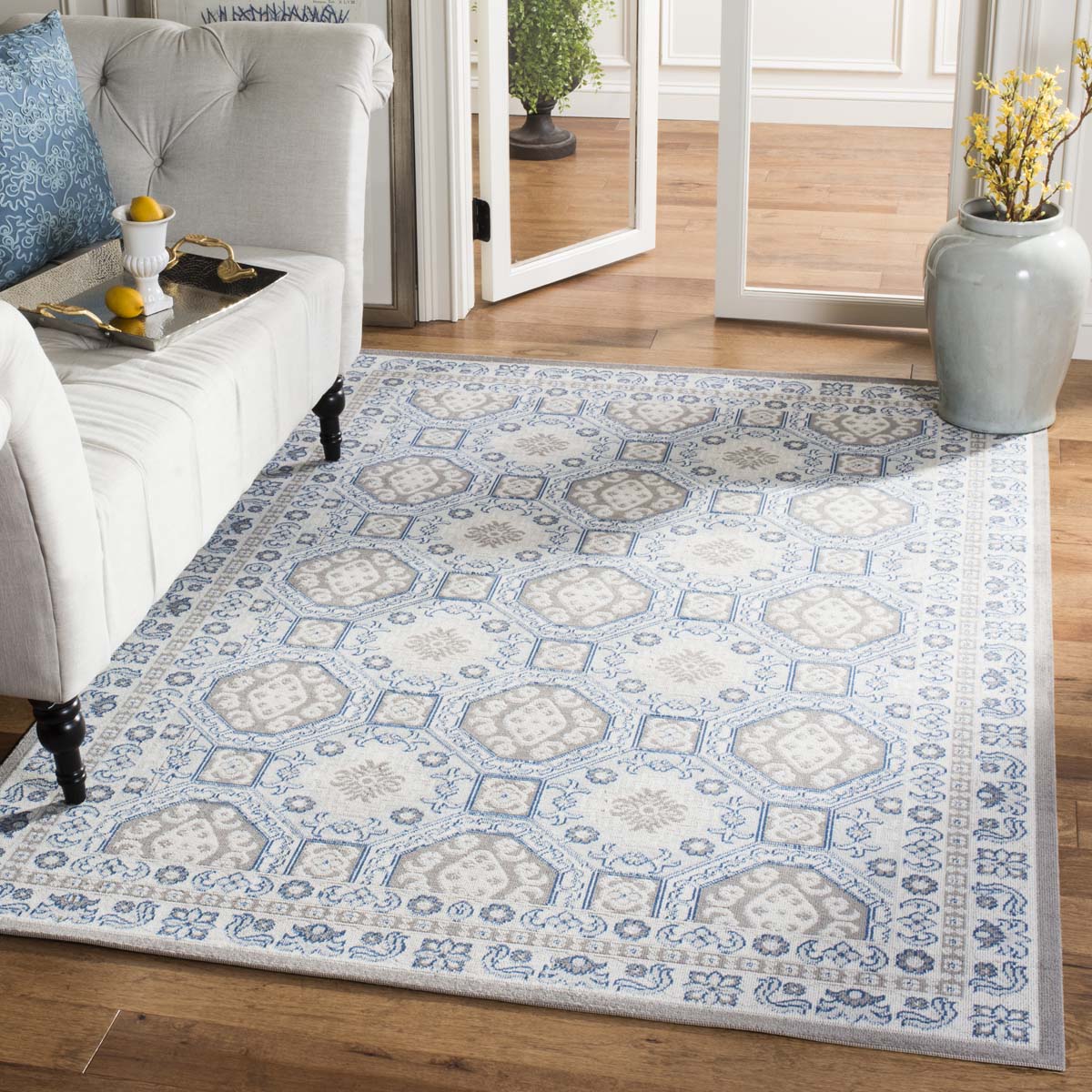 Safavieh Patina 320 Rug, PTN320 - Light Grey / Ivory