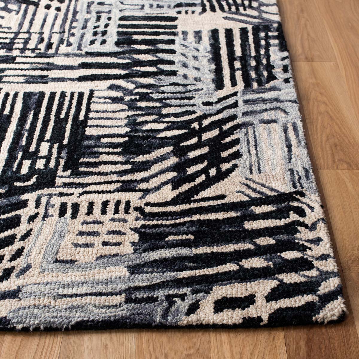 Safavieh Rodeo Drive 51Z Rug, RD551Z - Black / Ivory