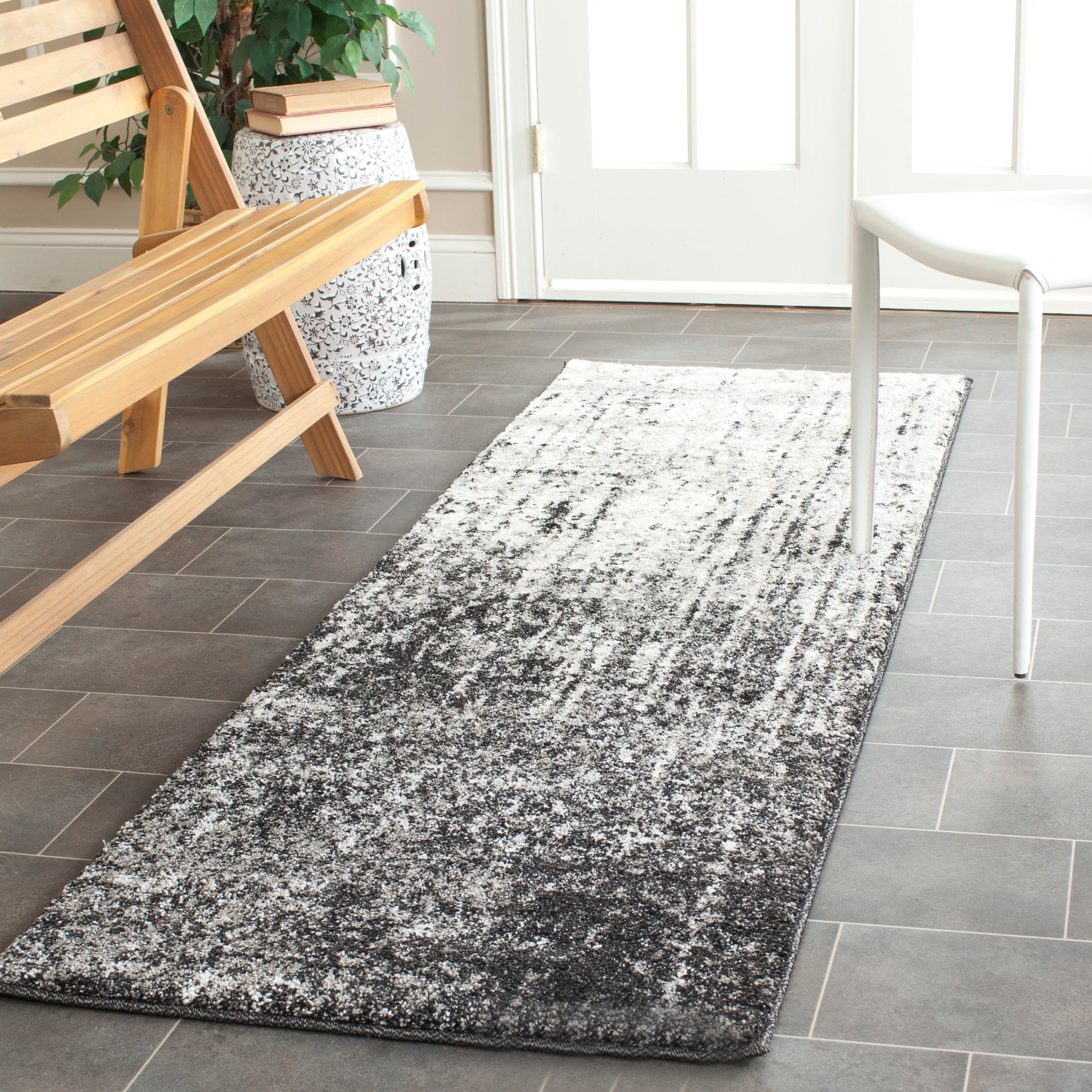 Safavieh Retro 277 Rug, RET277 - Black / Light Grey