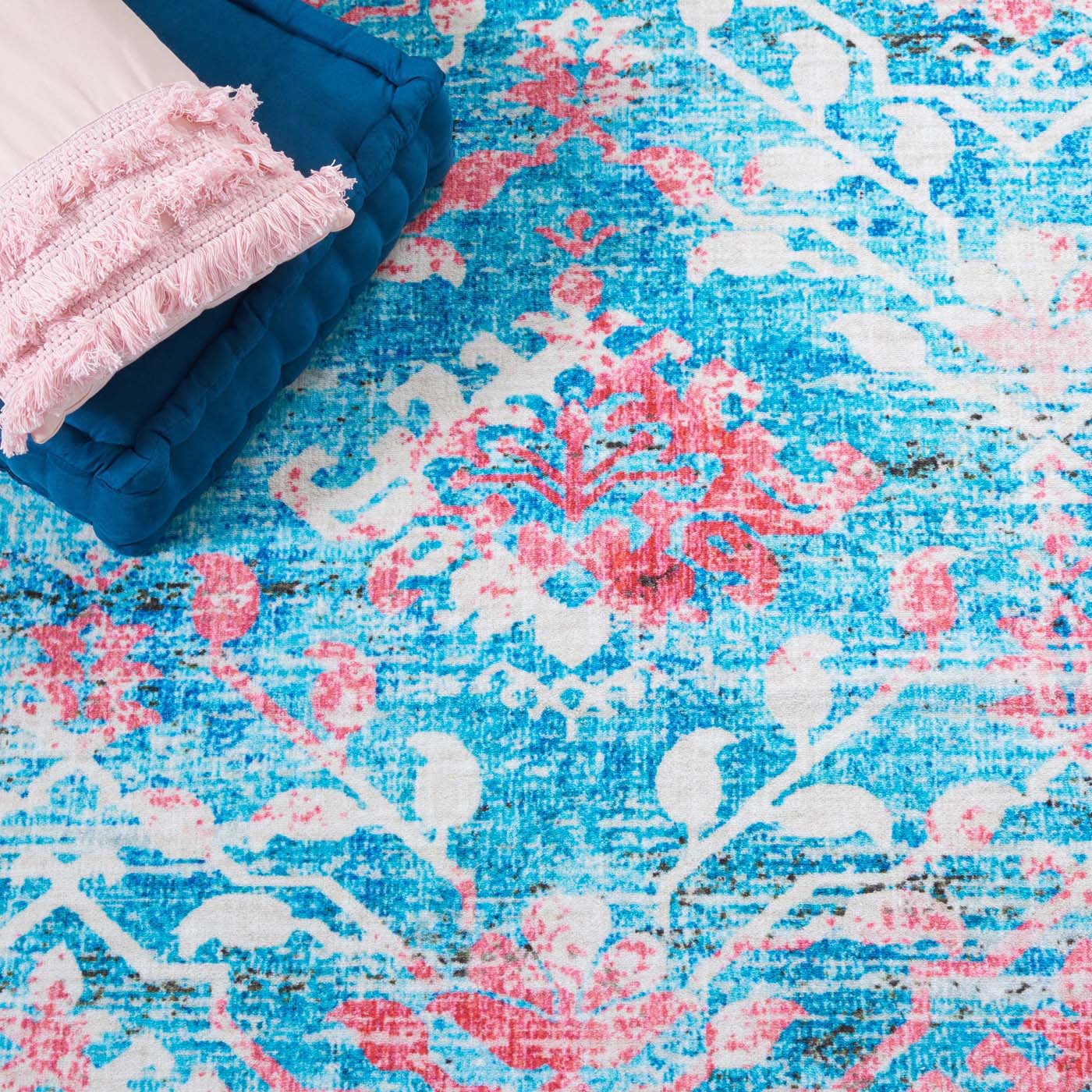 Safavieh Riviera Machine Washable 117 Rug, RIV117 - Light Blue / Pink