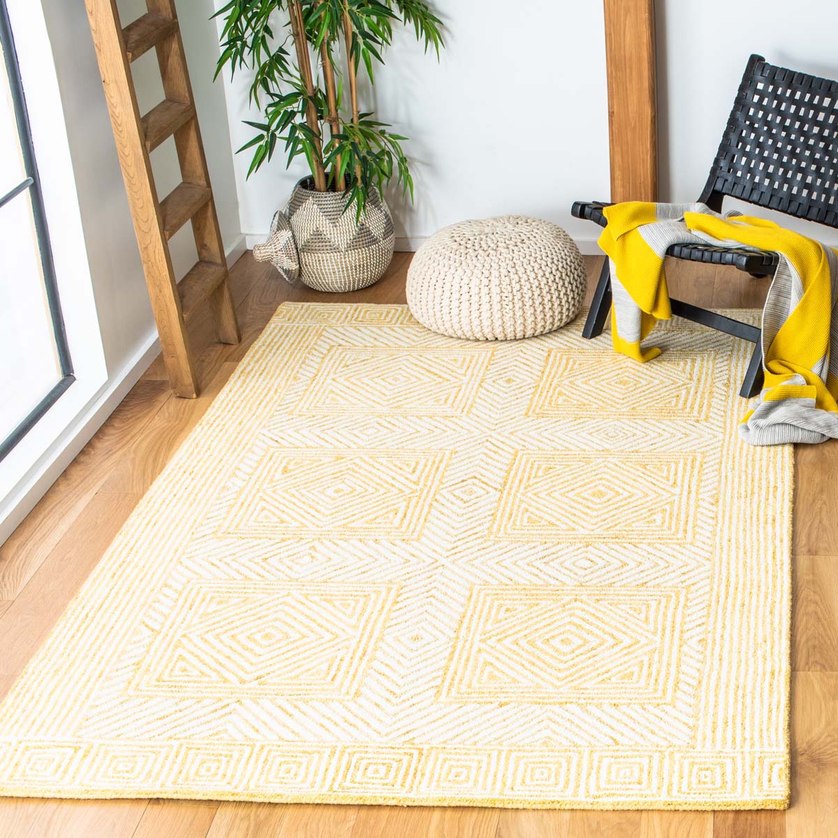 Safavieh Roslyn 352 Rug, ROS352 - Yellow / Ivory