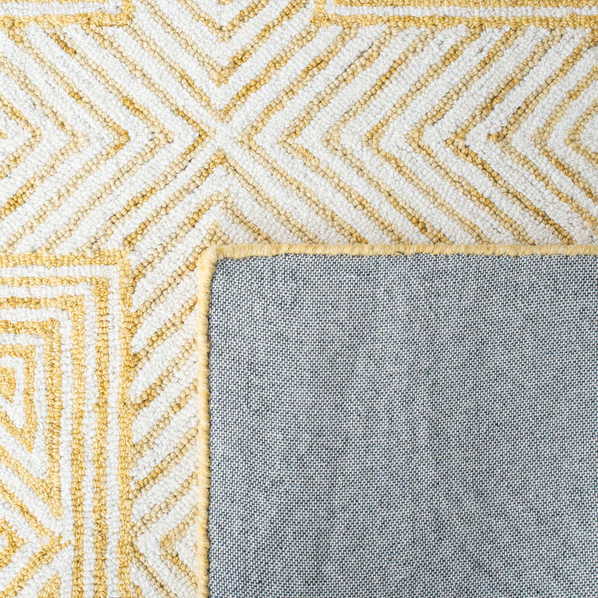 Safavieh Roslyn 352 Rug, ROS352 - Yellow / Ivory