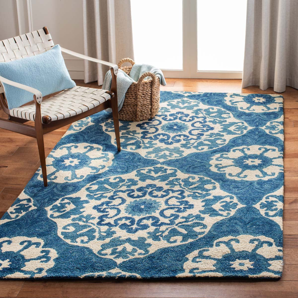 Safavieh Roslyn 525 Rug, ROS525 - Blue / Ivory