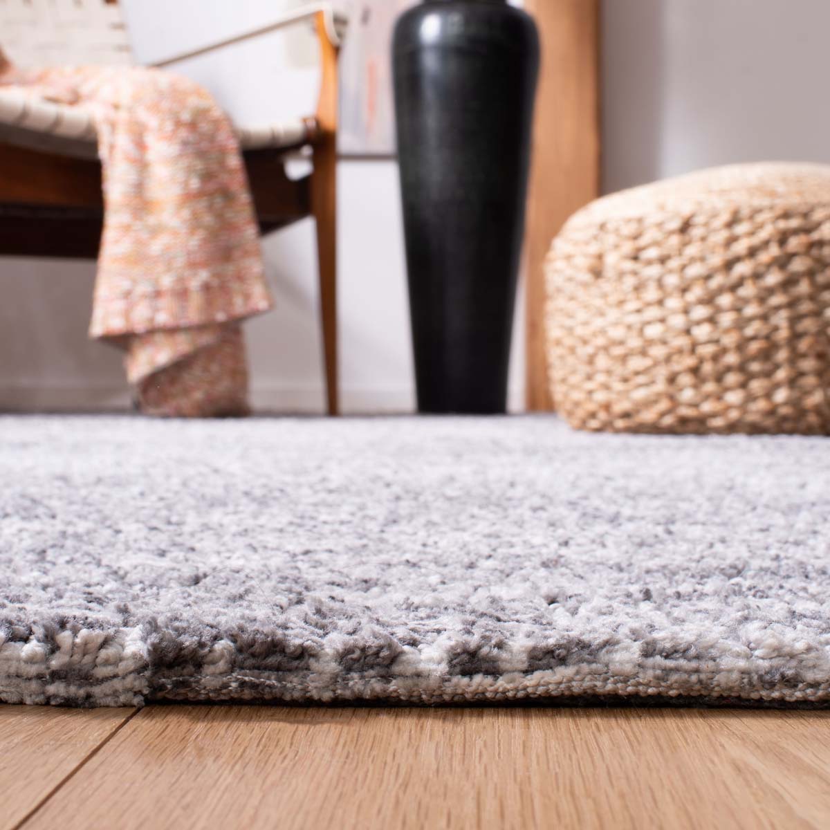 Safavieh Roslyn 705 Rug, ROS705 - Grey