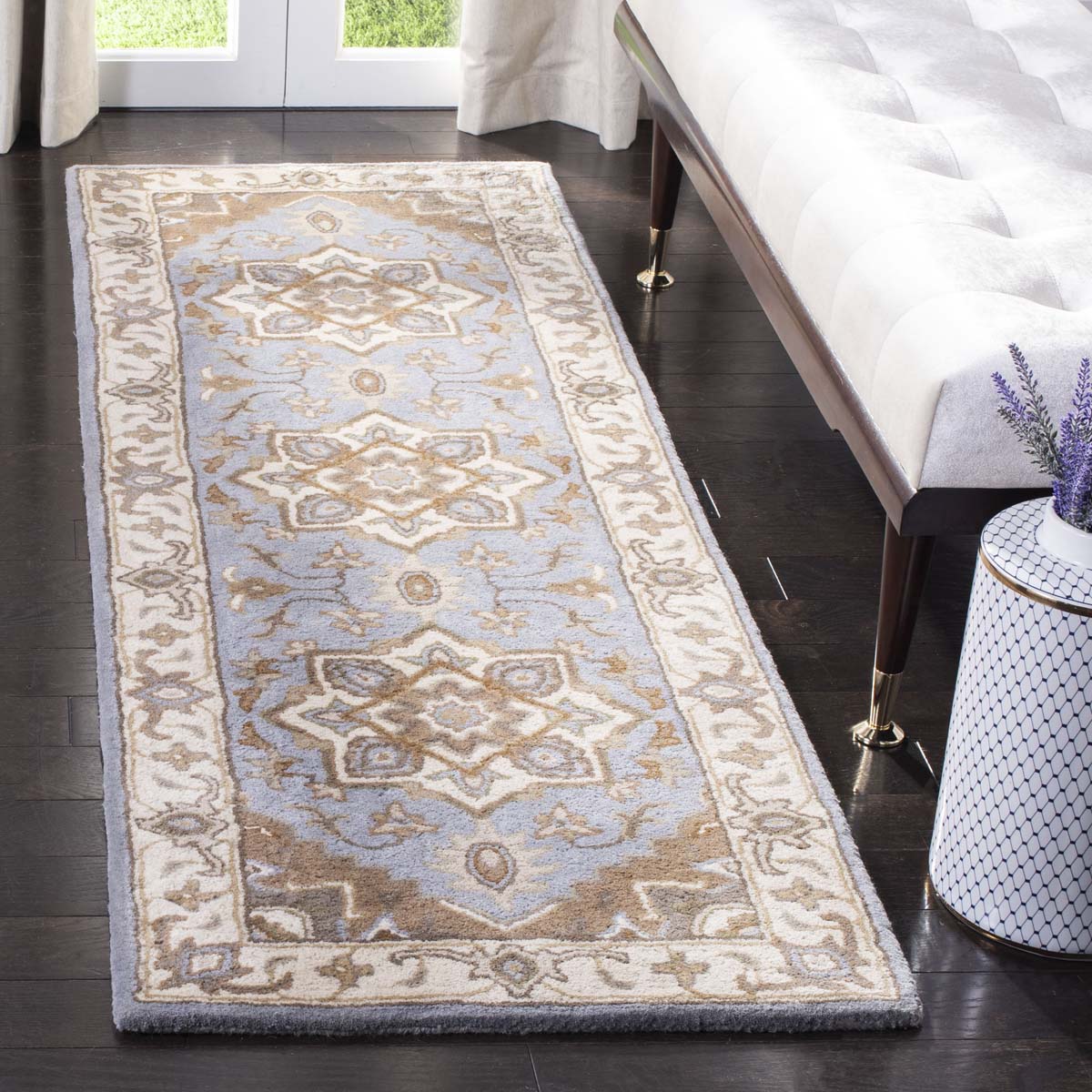 Safavieh Royalty 700 Rug, ROY700 - Light Blue / Beige