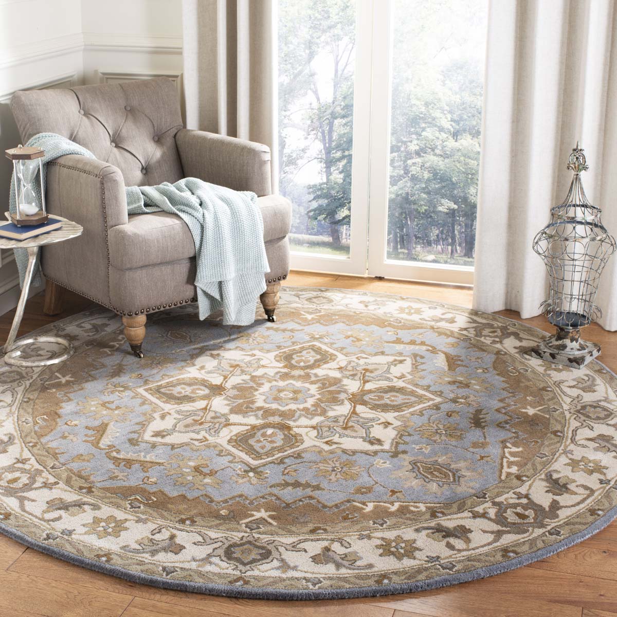 Safavieh Royalty 700 Rug, ROY700 - Light Blue / Beige