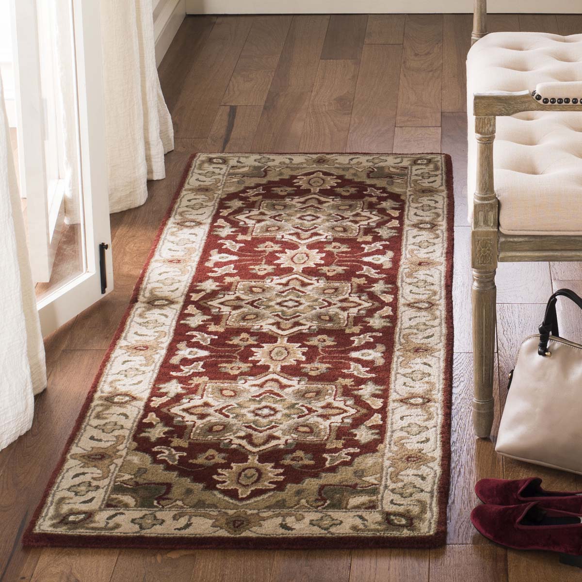 Safavieh Royalty 700 Rug, ROY700 - Red / Beige