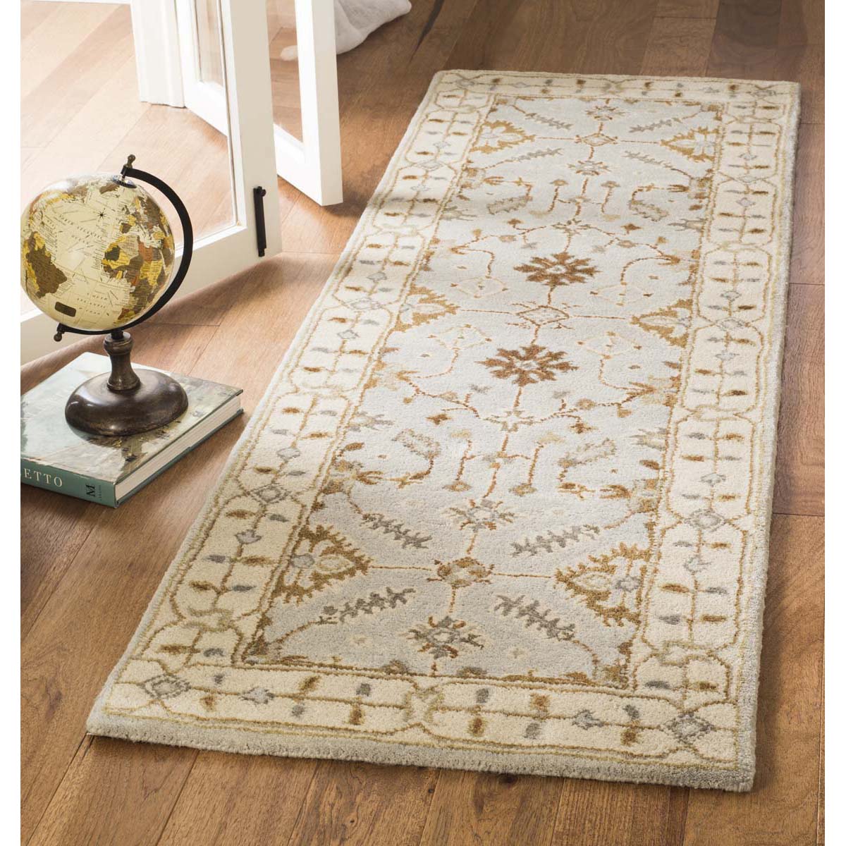 Safavieh Royalty 870 Rug, ROY870 - Light Grey / Cream