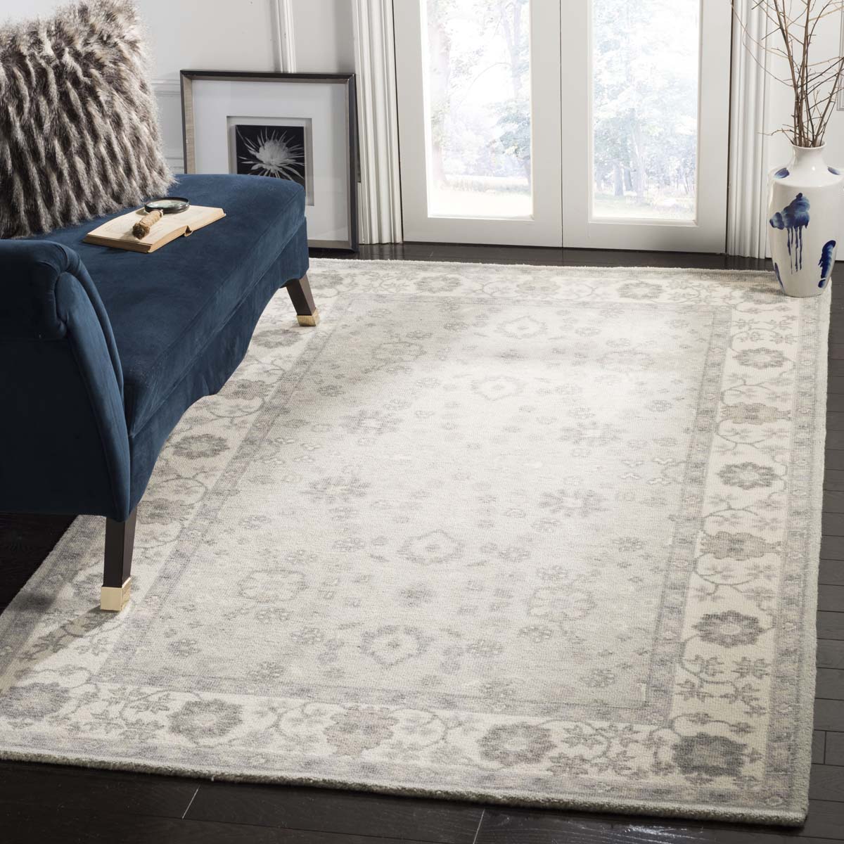 Safavieh Restoration Vintage 401 Rug, RVT401 - Ivory / Silver