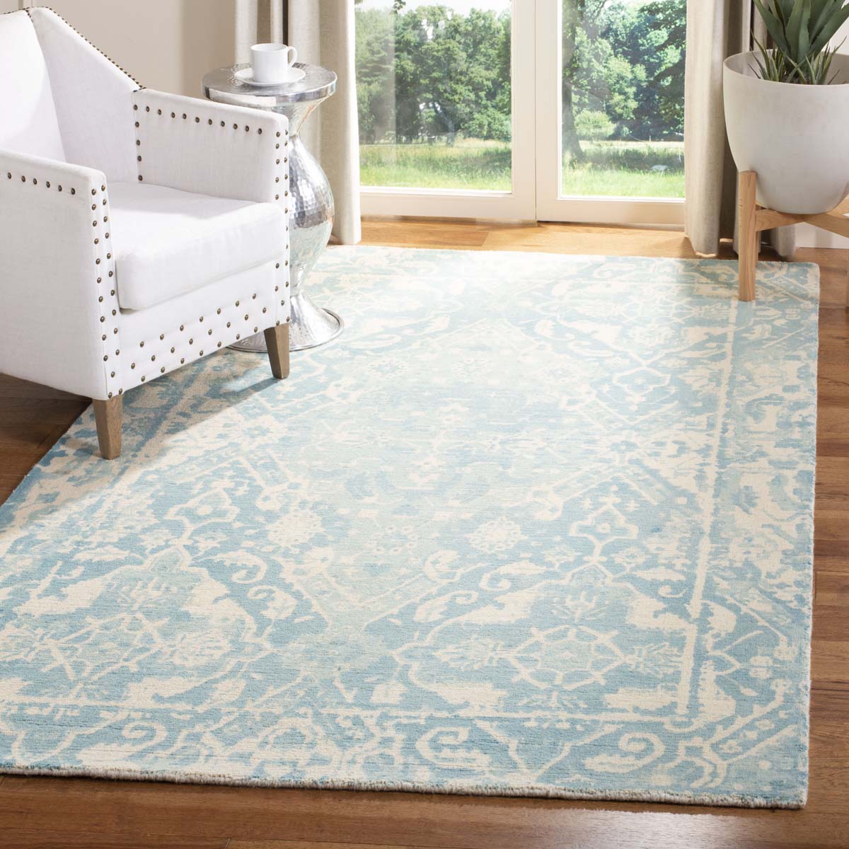 Safavieh Restoration Vintage 532 Rug, RVT532 - Light Blue / Ivory